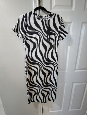 New Fashion Nova Print Stretch Ribbed Knee Length Dress XL Fits Like Medium